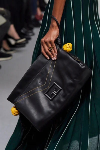 Look 117